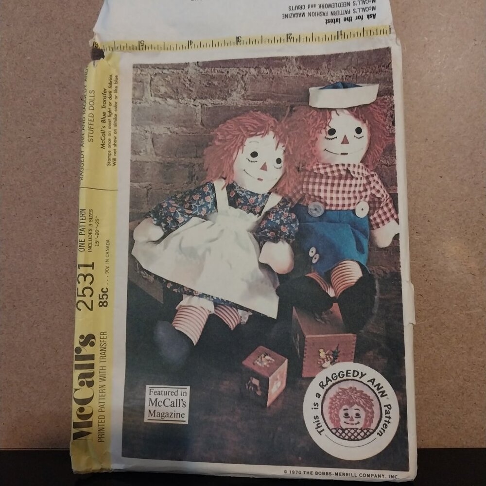 SEWING PATTERN McCall's2531 Printed Pattern with Transfer. *NEW uncut*